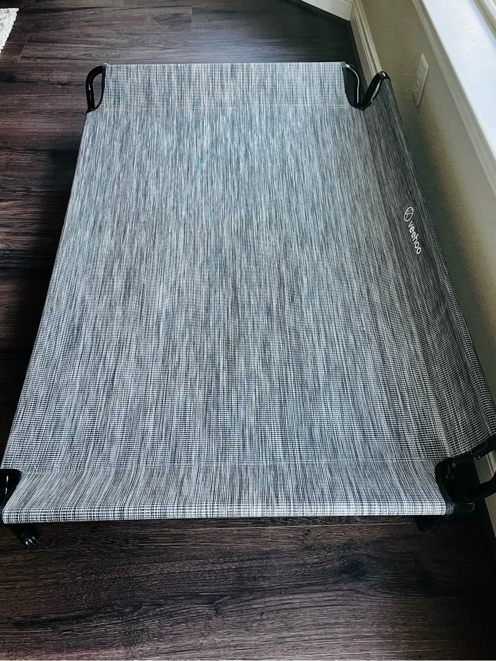 Elevated Gray Mesh Dog Bed with Breathable Design